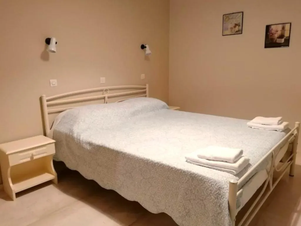 Marinos Studios - 1St Floor Apartment Πόρος