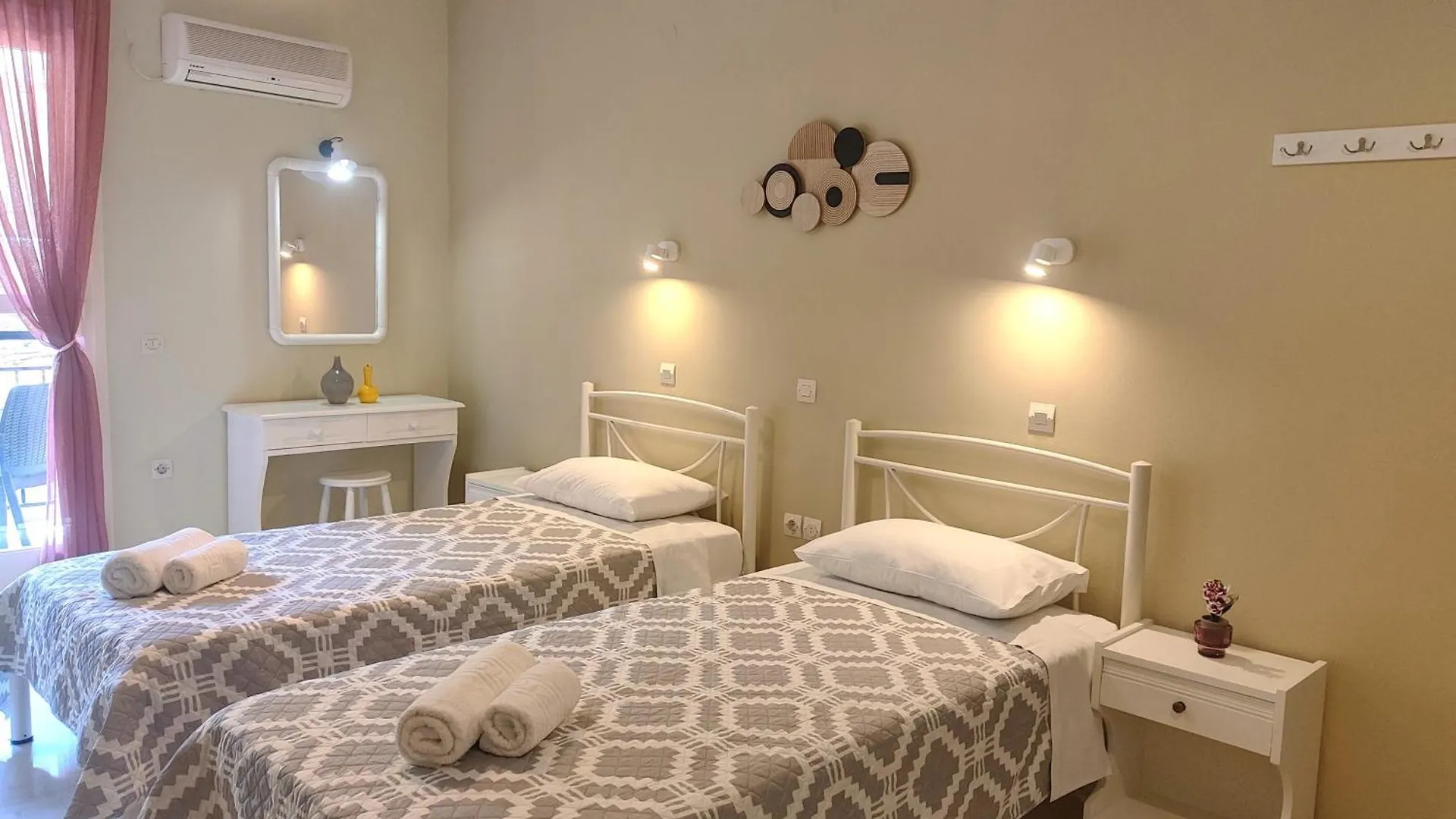 Marinos Studios - 1St Floor Apartment Πόρος