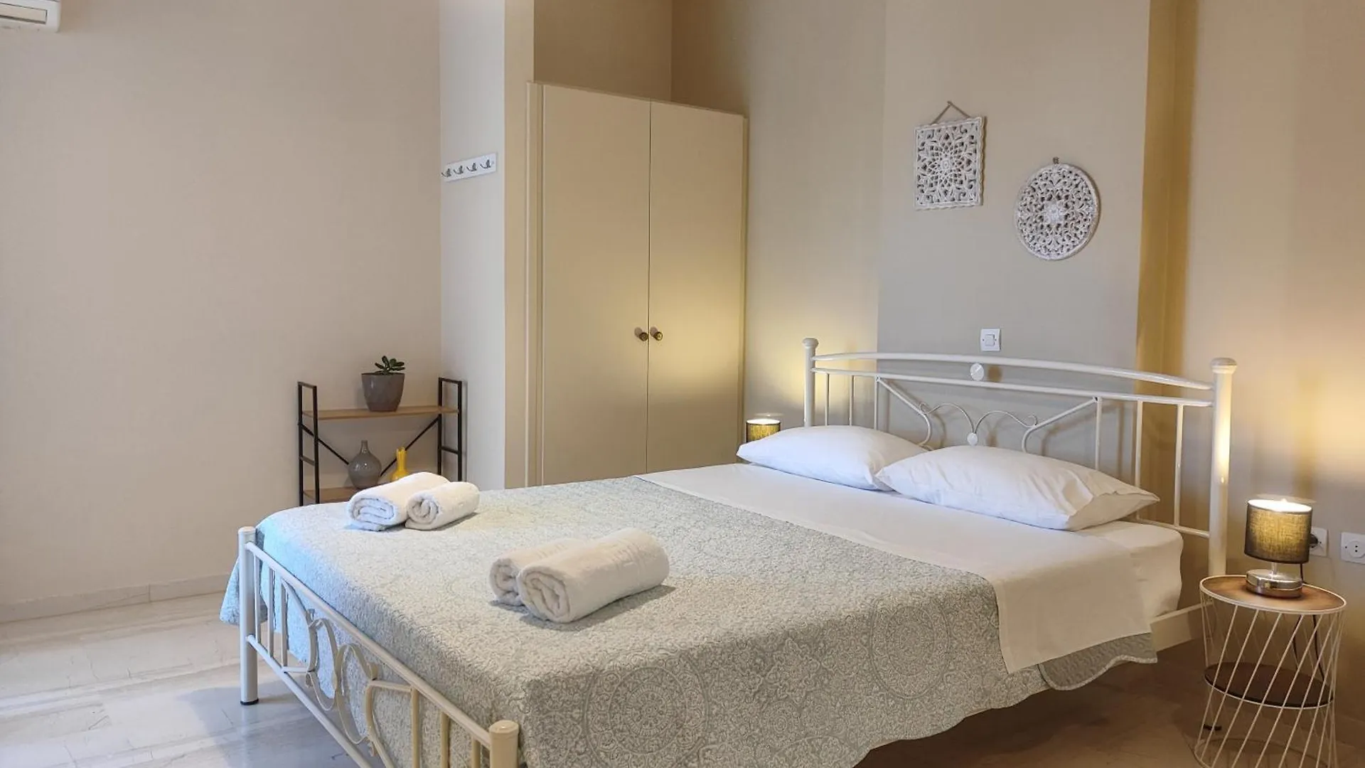 Marinos Studios - 1St Floor Apartment Πόρος