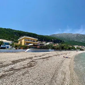 Riviera Πόρος